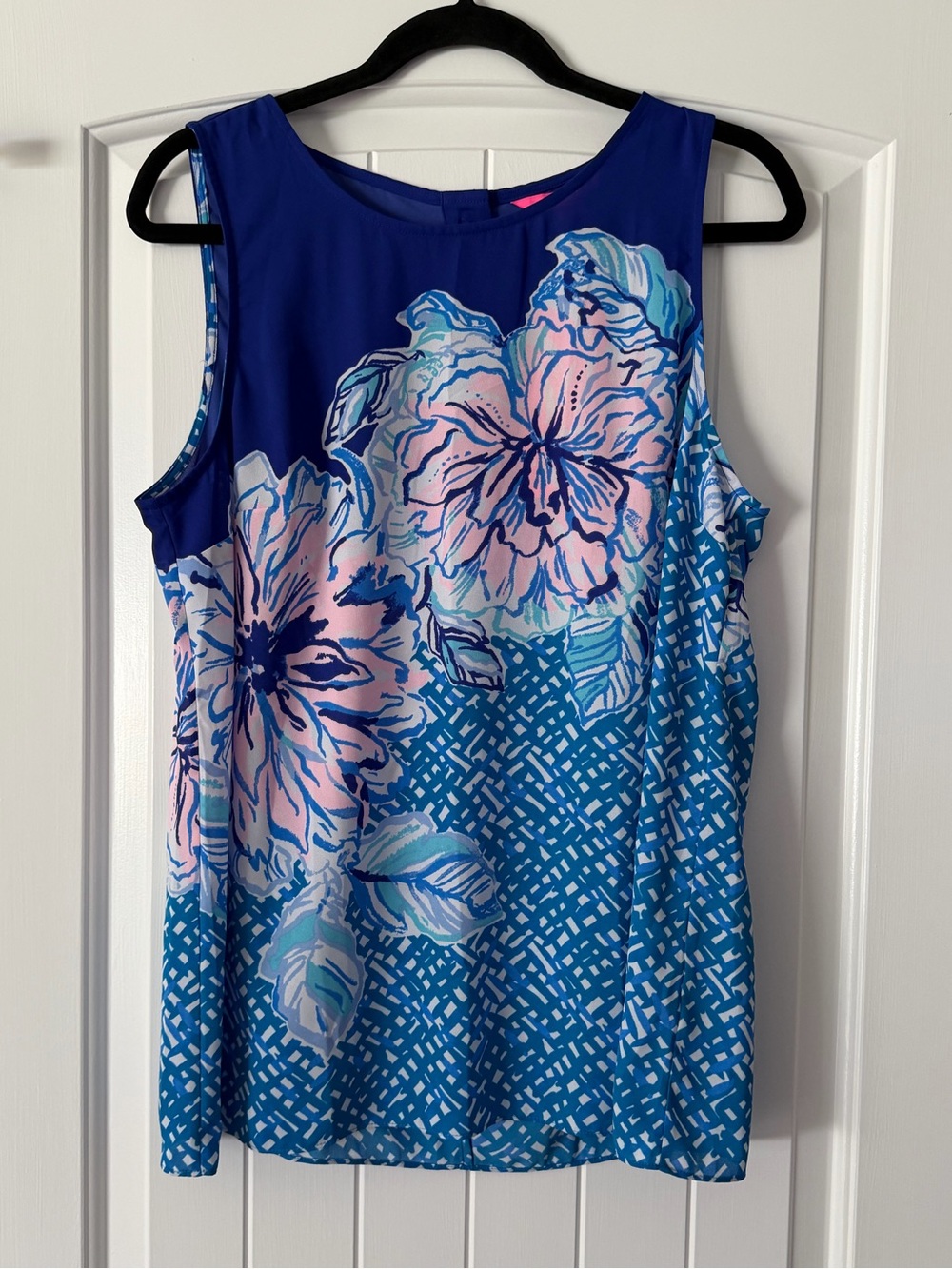 NWT Lilly Pulitzer Iona top size Large - original retail $108